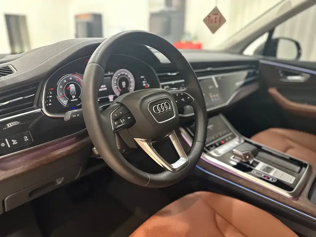 Audi Q7 2023 из CN, фото 3