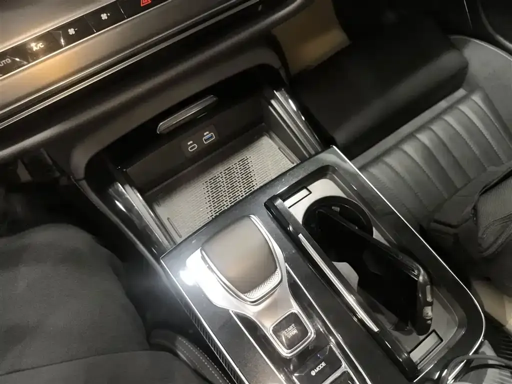 Hongqi H9 2025 из CN, фото 8