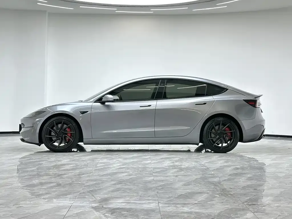 Tesla Model 3 — фото 2
