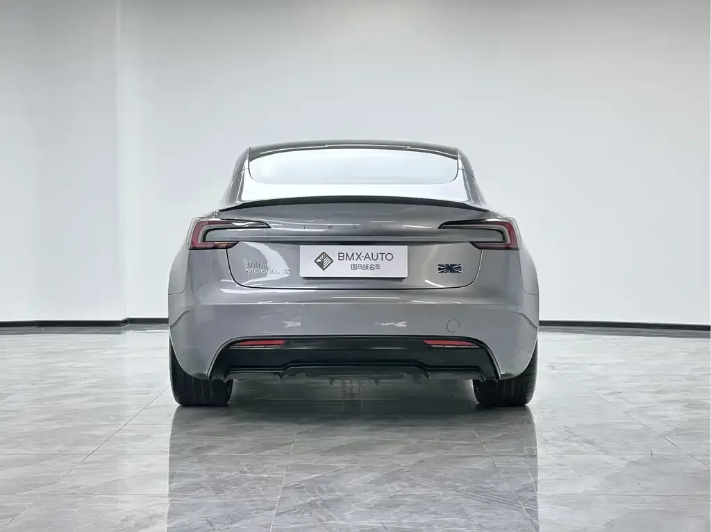 Tesla Model 3 — фото 3