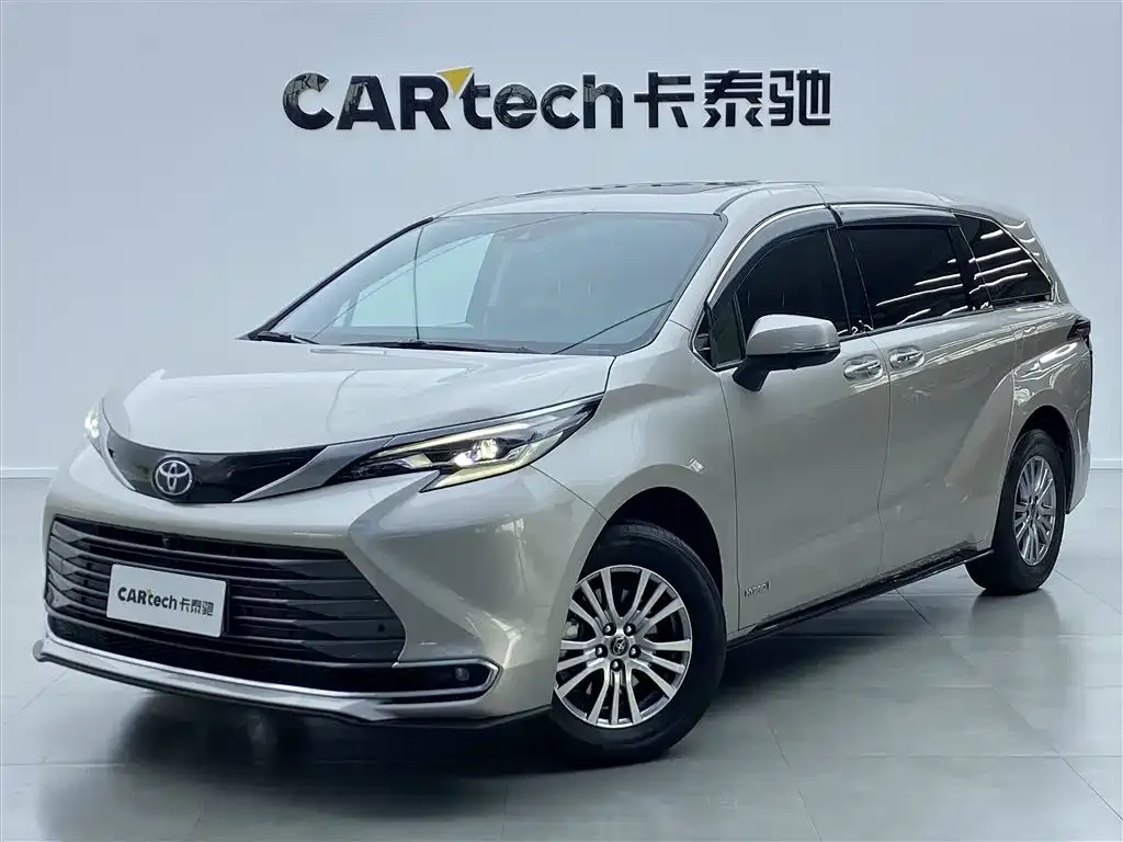 Toyota Sienna 2022 из CN, фото 3
