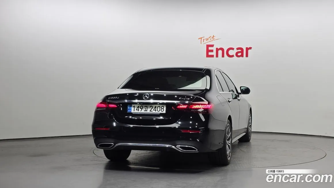 Mercedes-Benz E-Class — фото 5