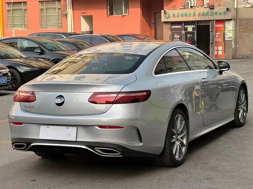 Mercedes-Benz E-Class (Import) — фото 5