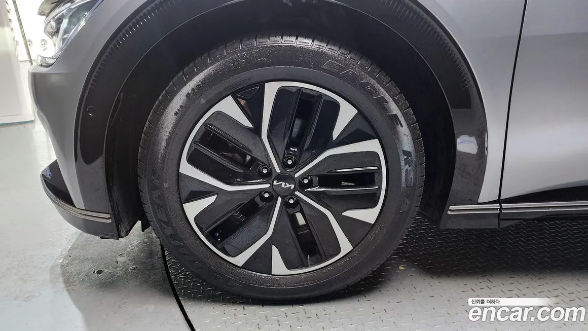 Kia EV6 — фото 8