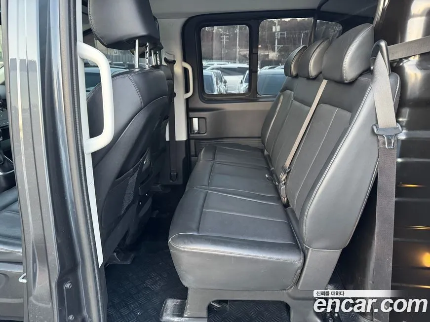 Hyundai Staria — фото 3