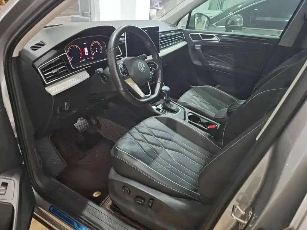 Volkswagen Tiguan L 2023 из CN, фото 8