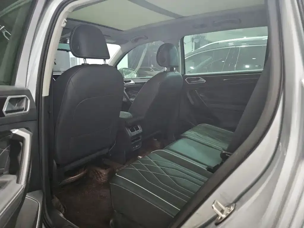 Volkswagen Tiguan L 2023 из CN, фото 3