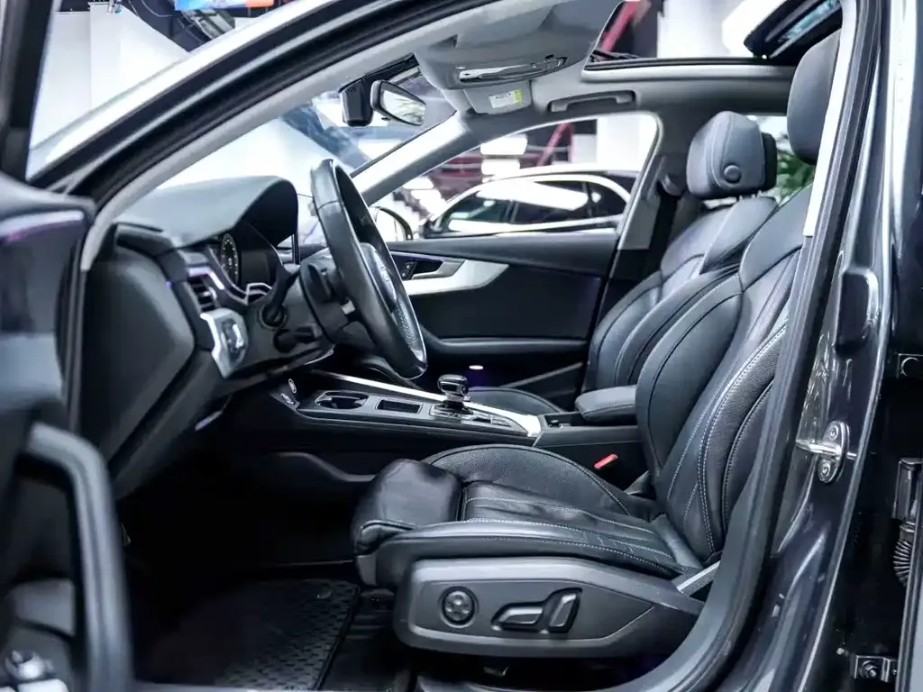 Audi A4L 2022 из CN, фото 10