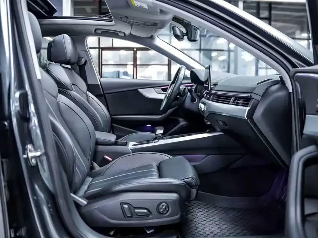 Audi A4L 2022 из CN, фото 9