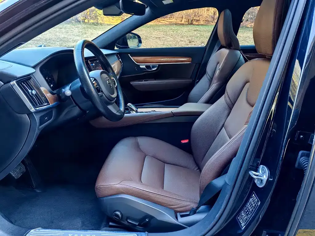 Volvo S90 2023 из CN, фото 10