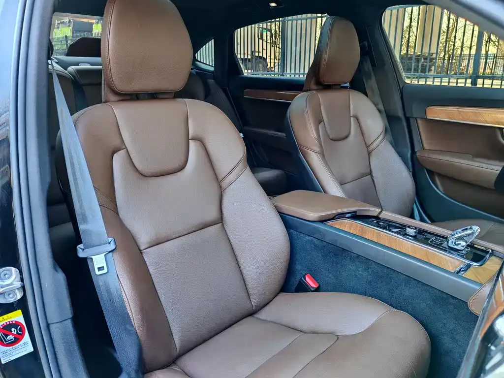 Volvo S90 2023 из CN, фото 4