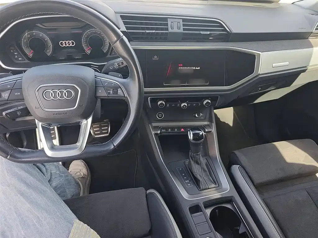 Audi Q3 — фото 10