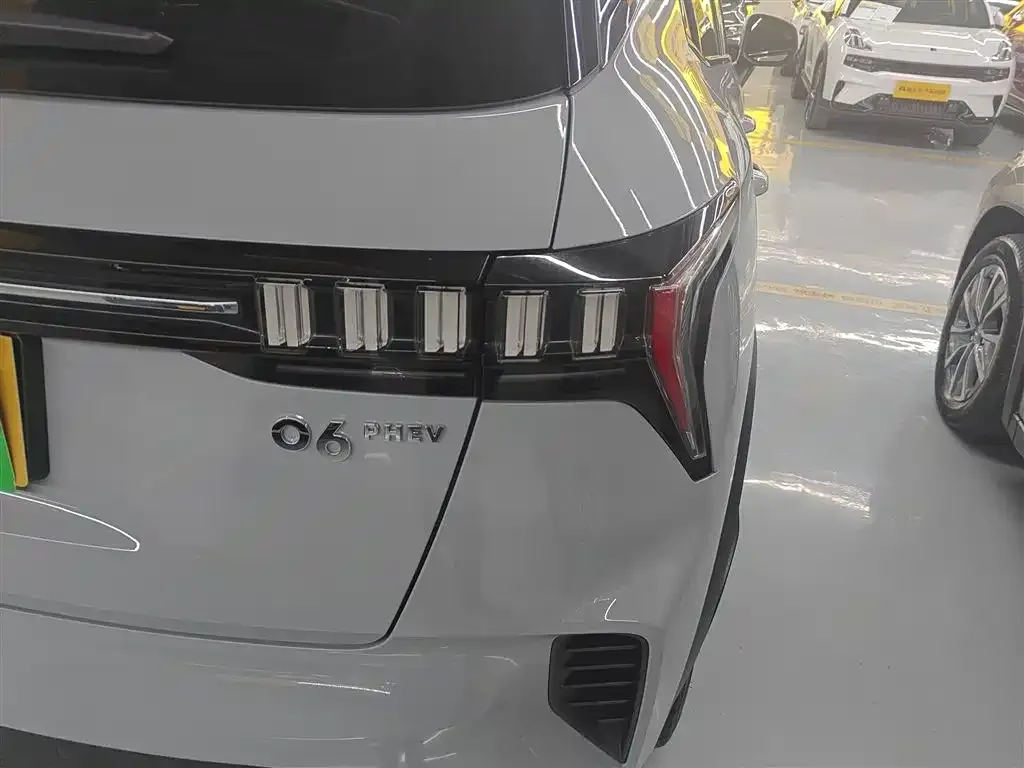 Lynk & Co 06 EM-P 2022 из CN, фото 2
