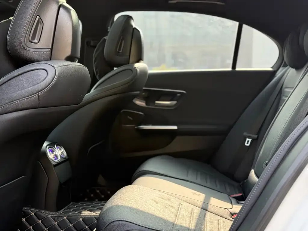 Mercedes-Benz C-Class 2024 из CN, фото 4