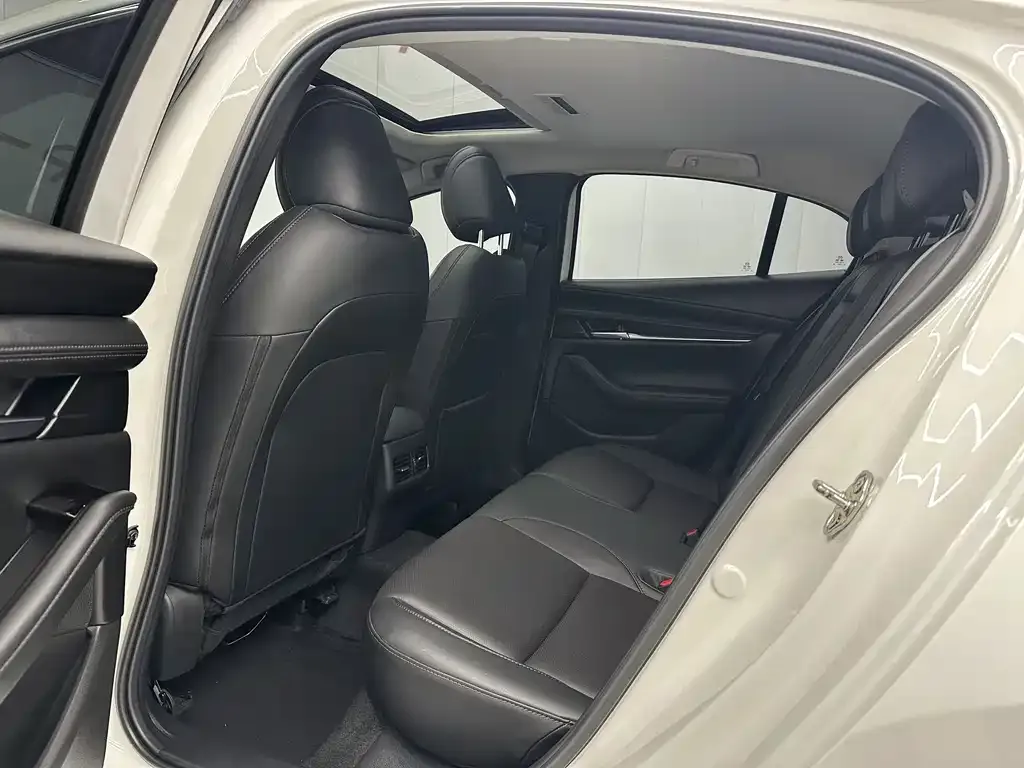 Mazda 3 Axela 2021 из CN, фото 3