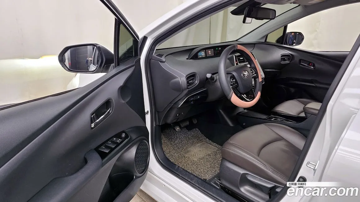 Toyota Prius 2021 из KR, фото 9