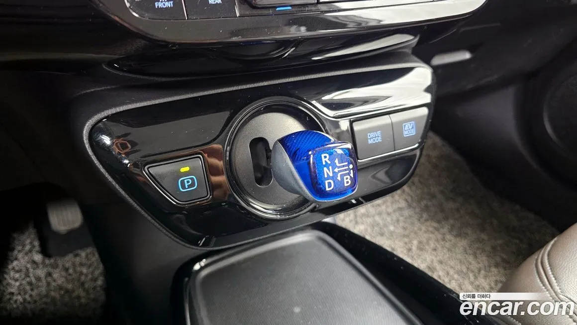 Toyota Prius 2021 из KR, фото 3