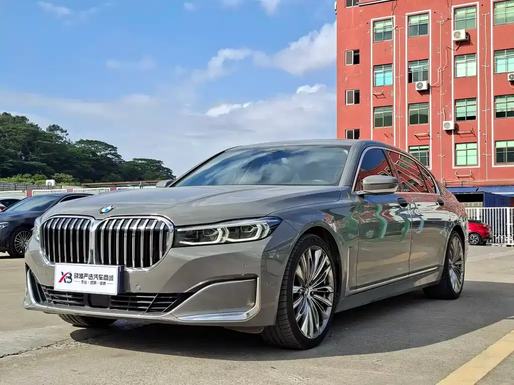 BMW 7 Series 2022 из CN, фото 1