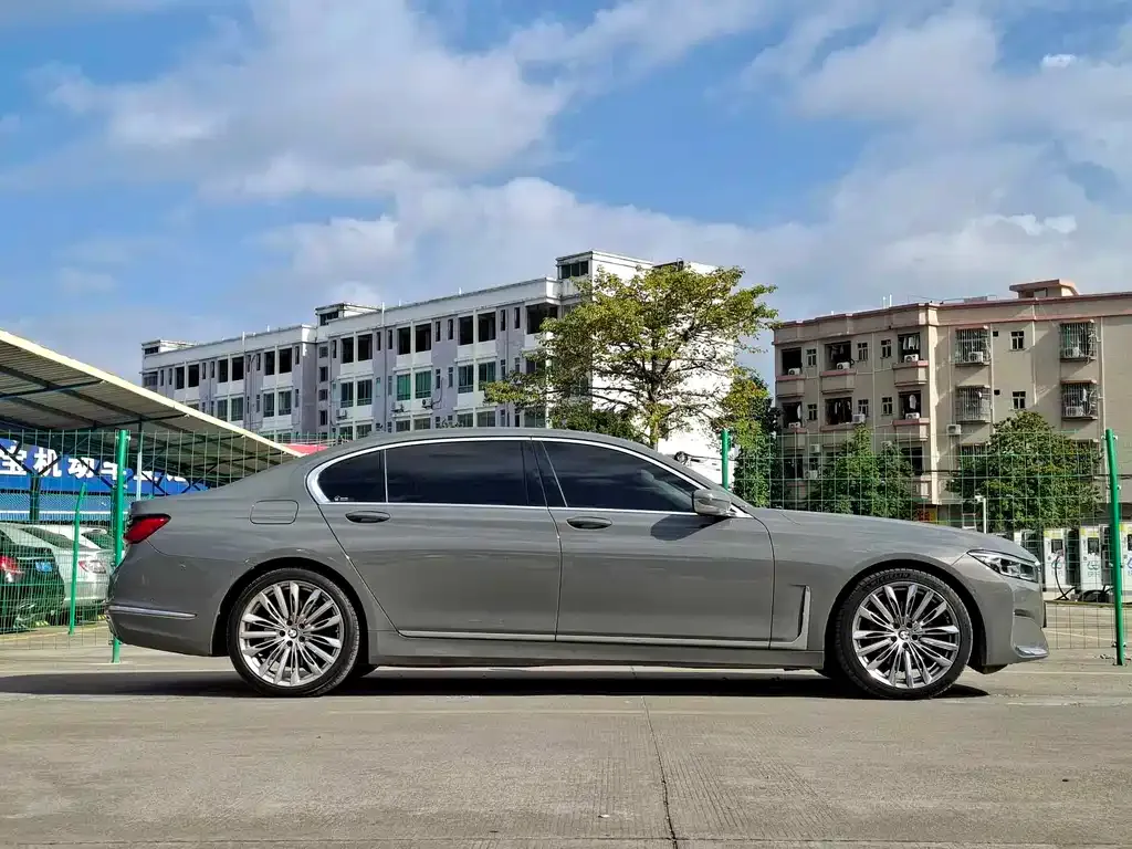 BMW 7 Series 2022 из CN, фото 2