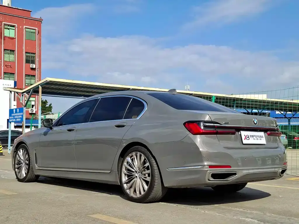 BMW 7 Series 2022 из CN, фото 4
