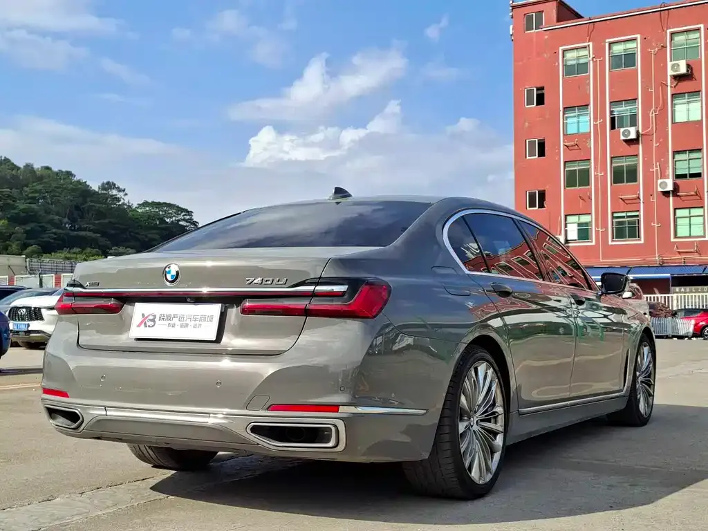 BMW 7 Series 2022 из CN, фото 10