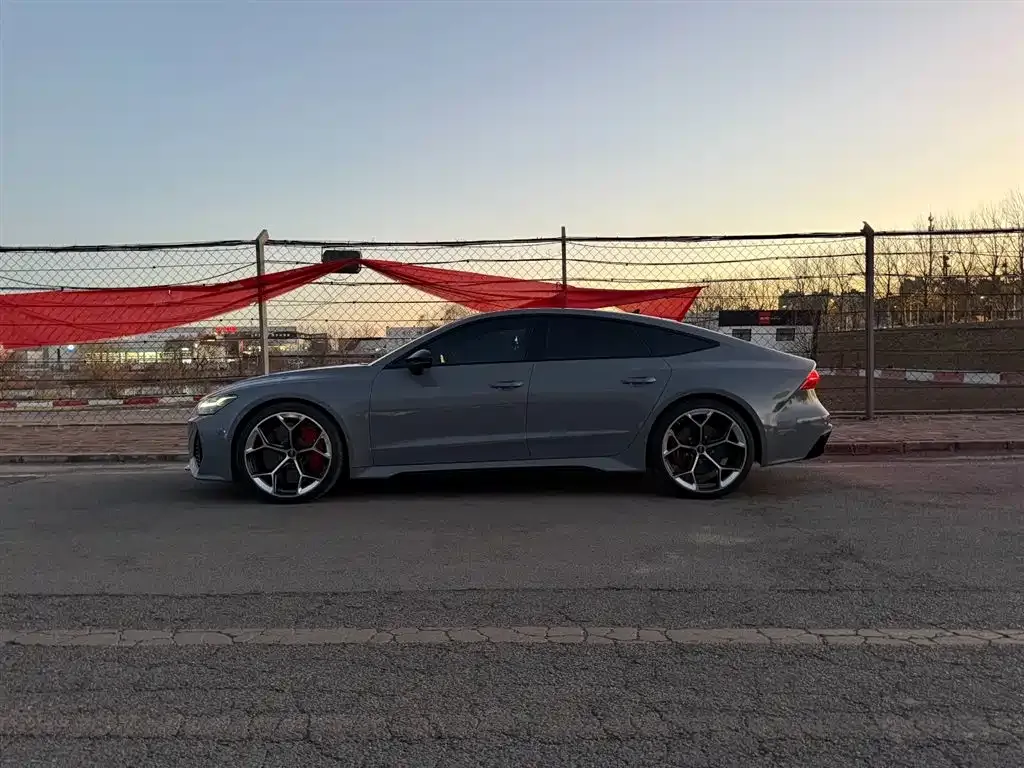Audi RS 7 2024 из CN, фото 4