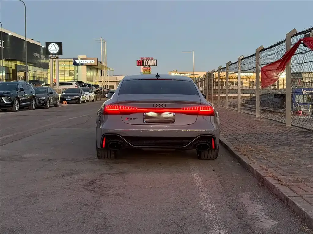 Audi RS 7 2024 из CN, фото 6