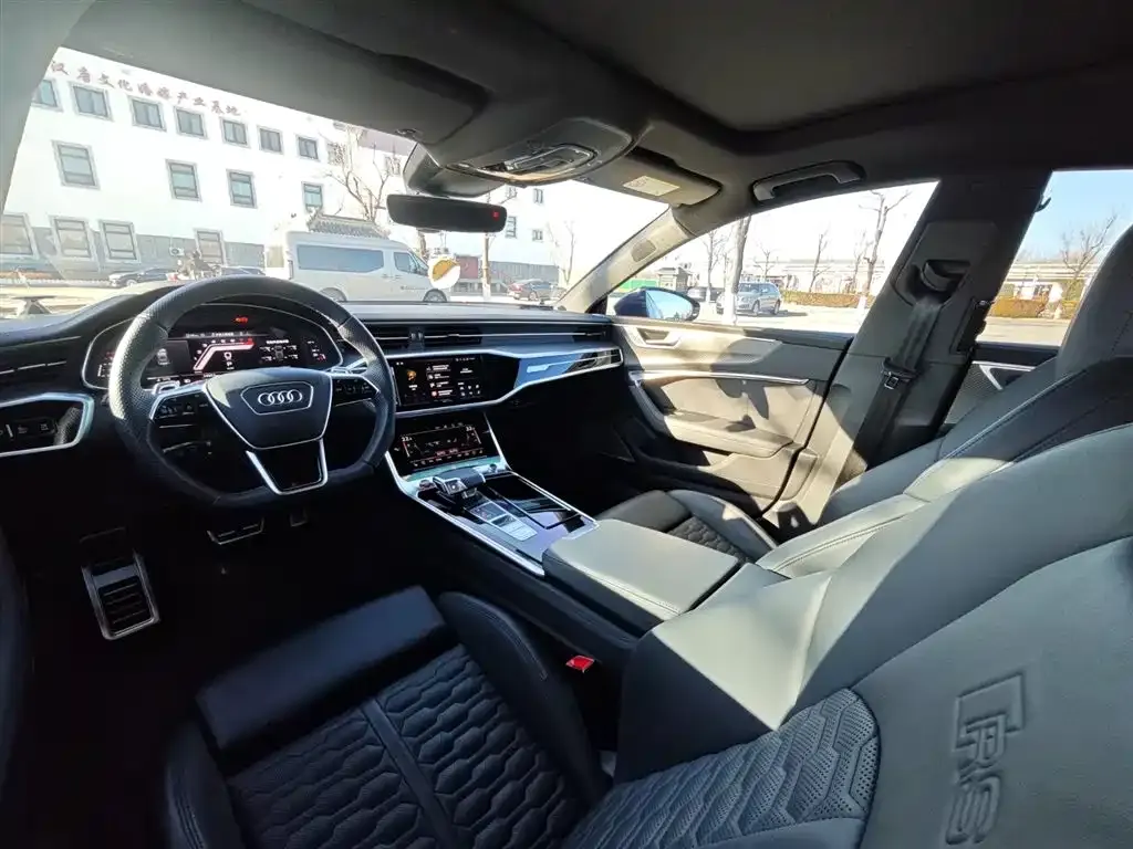 Audi RS 7 2024 из CN, фото 8