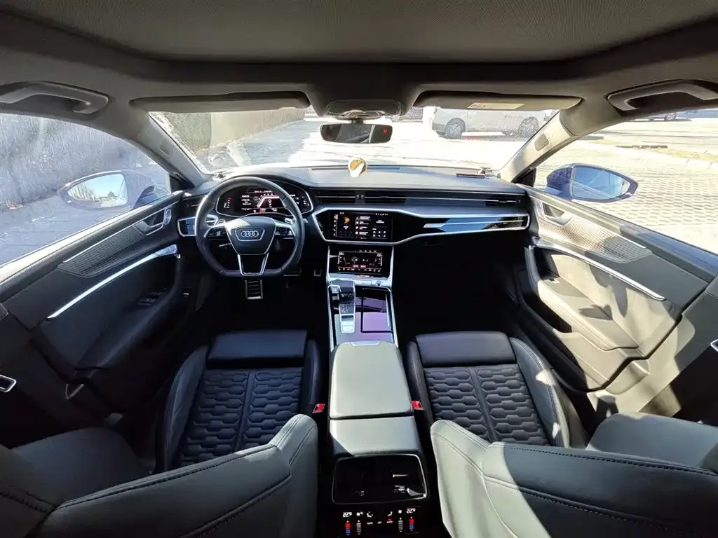 Audi RS 7 2024 из CN, фото 3