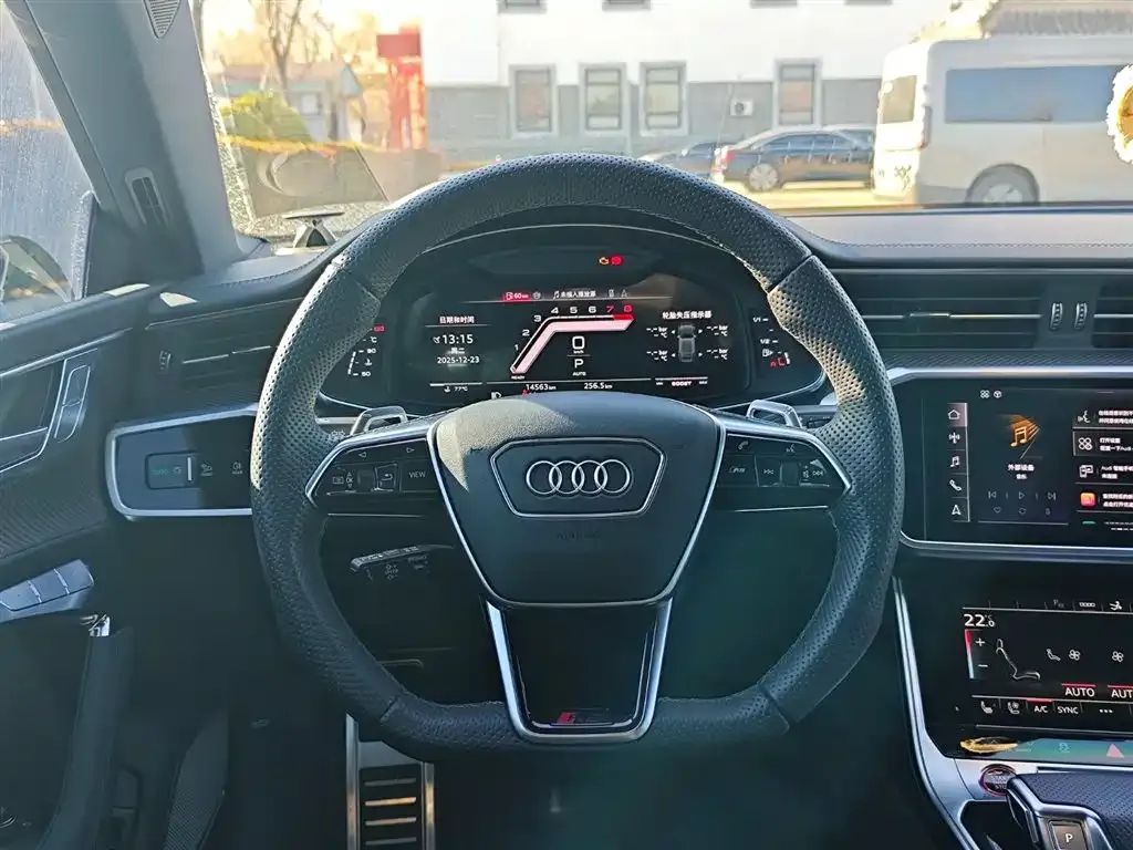 Audi RS 7 2024 из CN, фото 5
