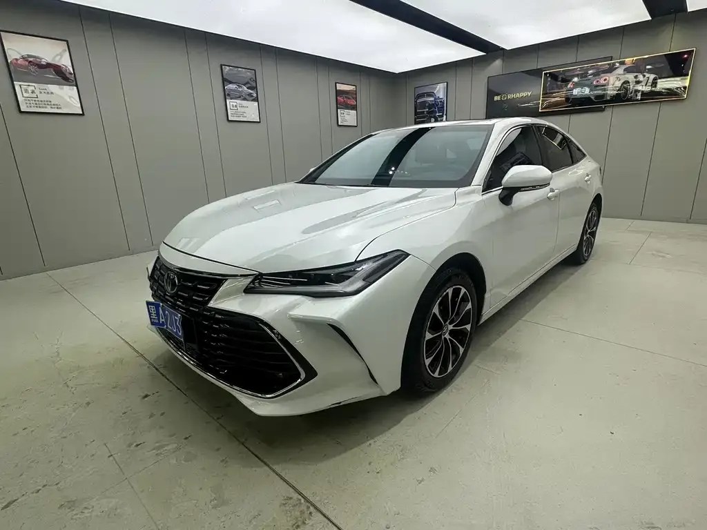 Toyota Avalon 2023 из CN, фото 1
