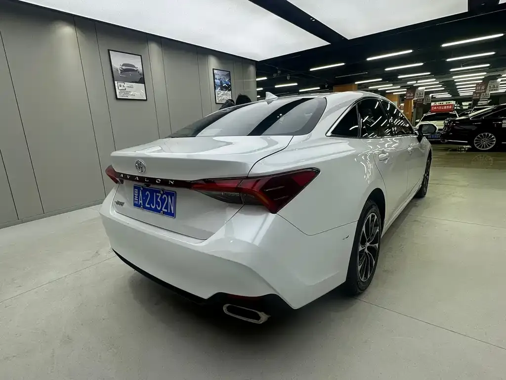 Toyota Avalon 2023 из CN, фото 2