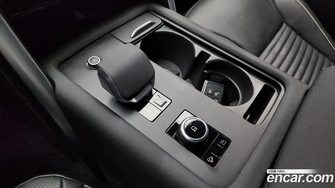 Land Rover Discovery 2023 из KR, фото 10
