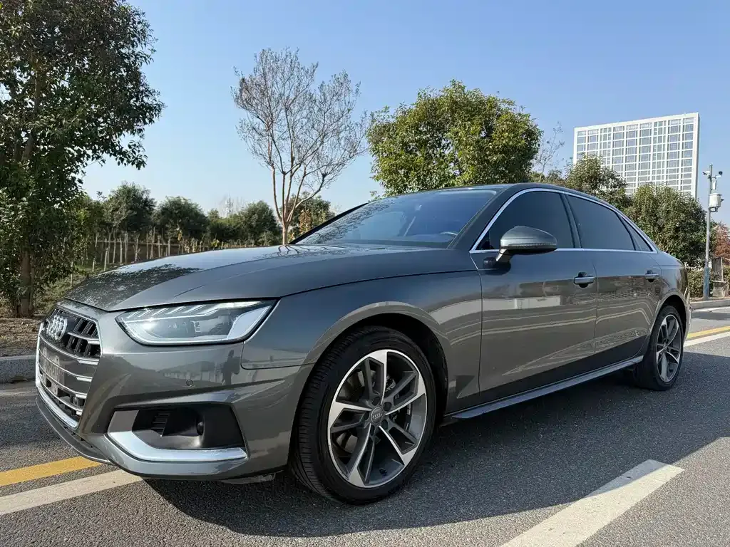 Audi A4L 2021 из CN, фото 1