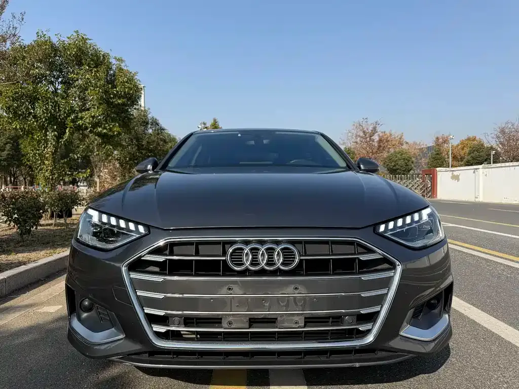 Audi A4L 2021 из CN, фото 2