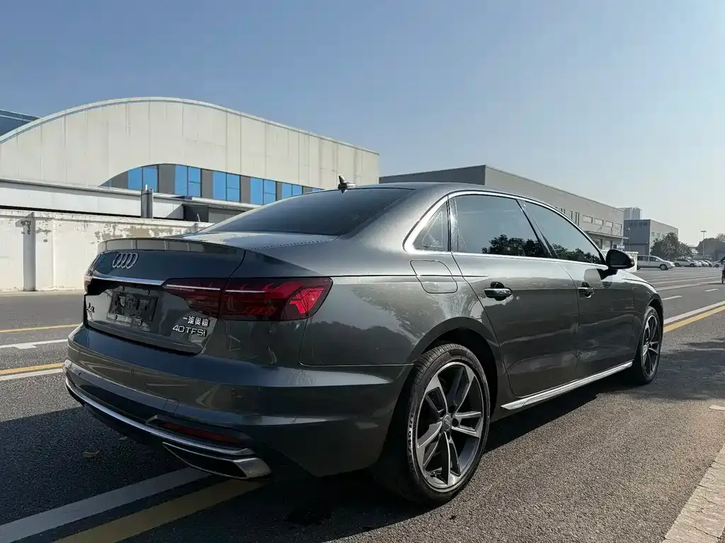 Audi A4L 2021 из CN, фото 5