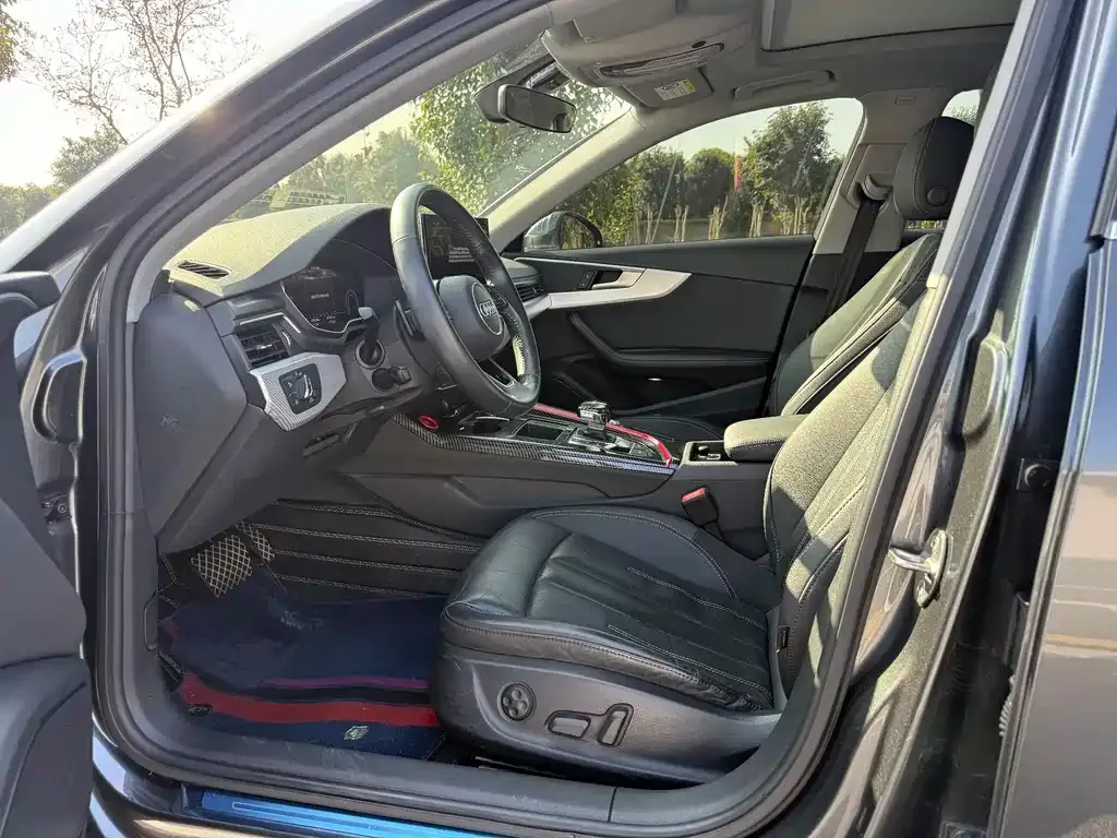 Audi A4L 2021 из CN, фото 6