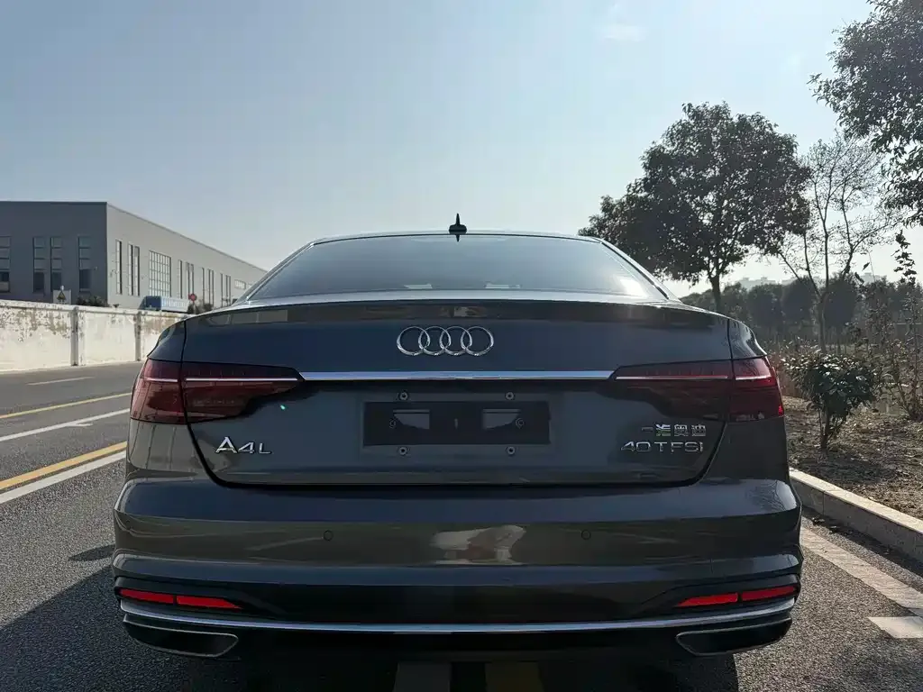 Audi A4L 2021 из CN, фото 9