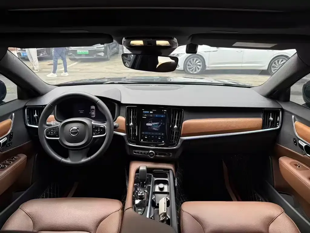 Volvo S90 2024 из CN, фото 2