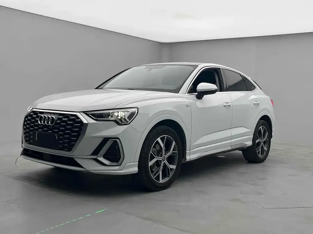 Audi Q3 Sportback — фото 1