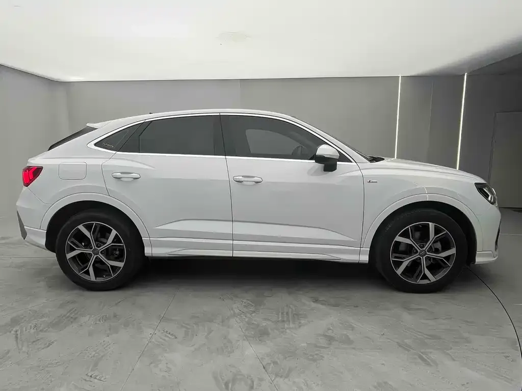 Audi Q3 Sportback — фото 5