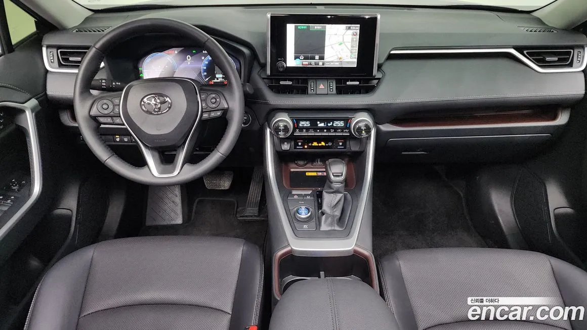 Toyota RAV4 — фото 7