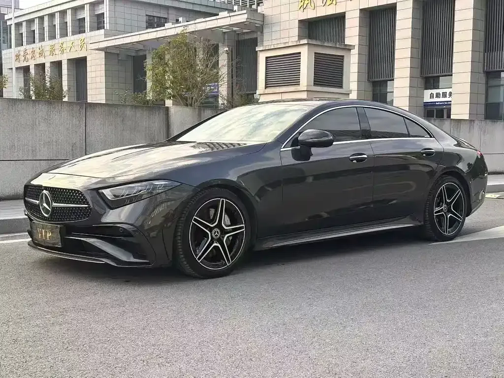 Mercedes-Benz CLS — фото 1