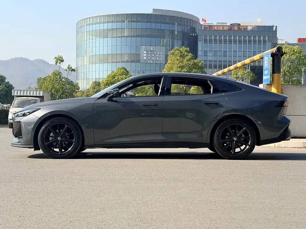 Changan UNI-V 2023 из CN, фото 7