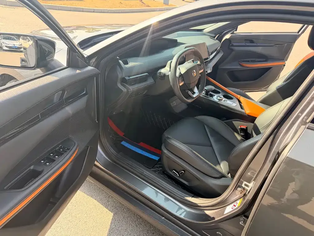 Changan UNI-V 2023 из CN, фото 8