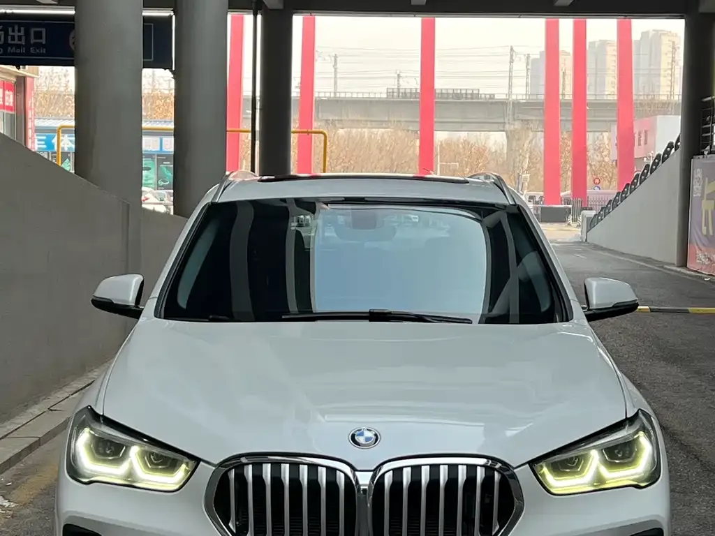 BMW X1 2021 из CN, фото 10