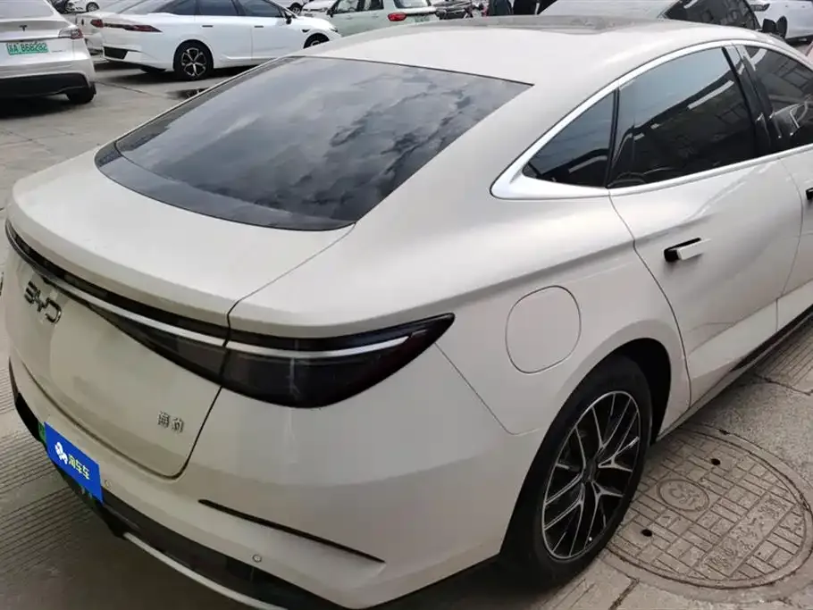 BYD Seal — фото 3