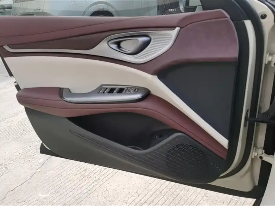 BYD Seal — фото 10