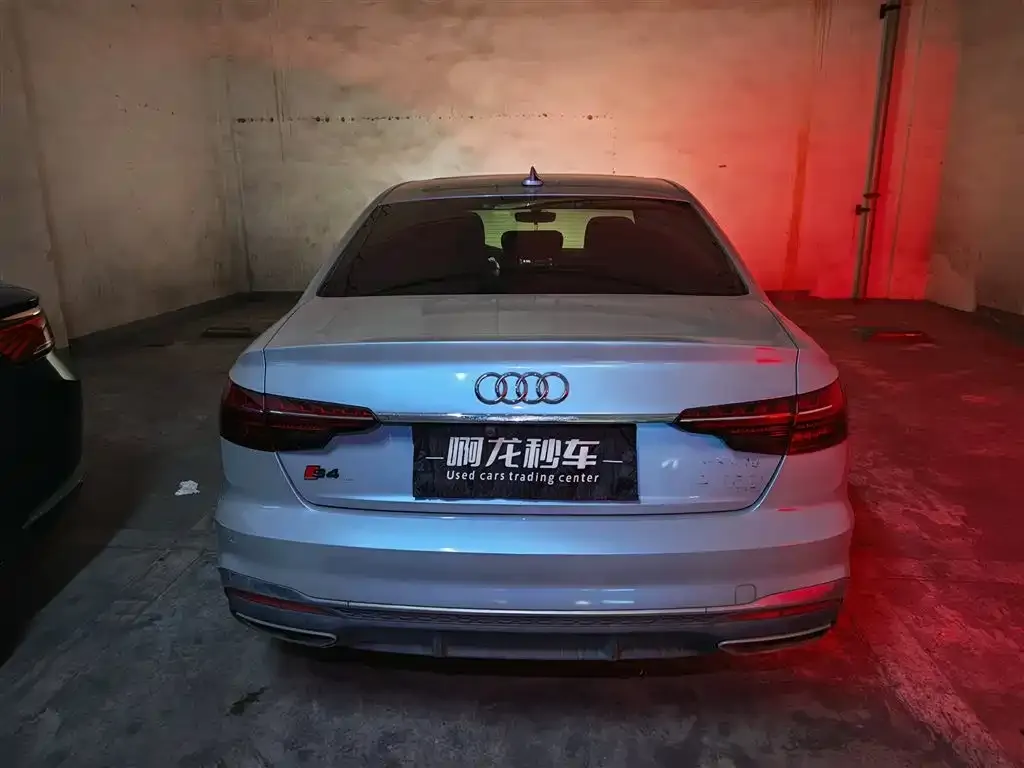 Audi A4L 2021 из CN, фото 7