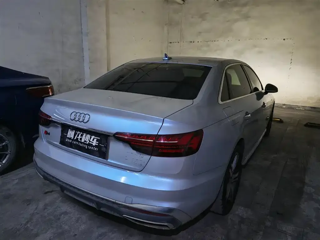 Audi A4L 2021 из CN, фото 5